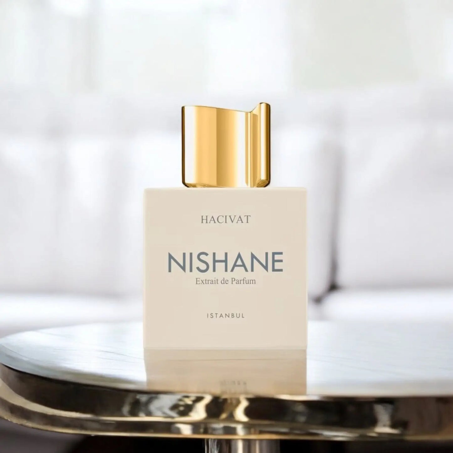 Hacivat Nishane, parfum de niche unisexe aux accords boisés et fruités.