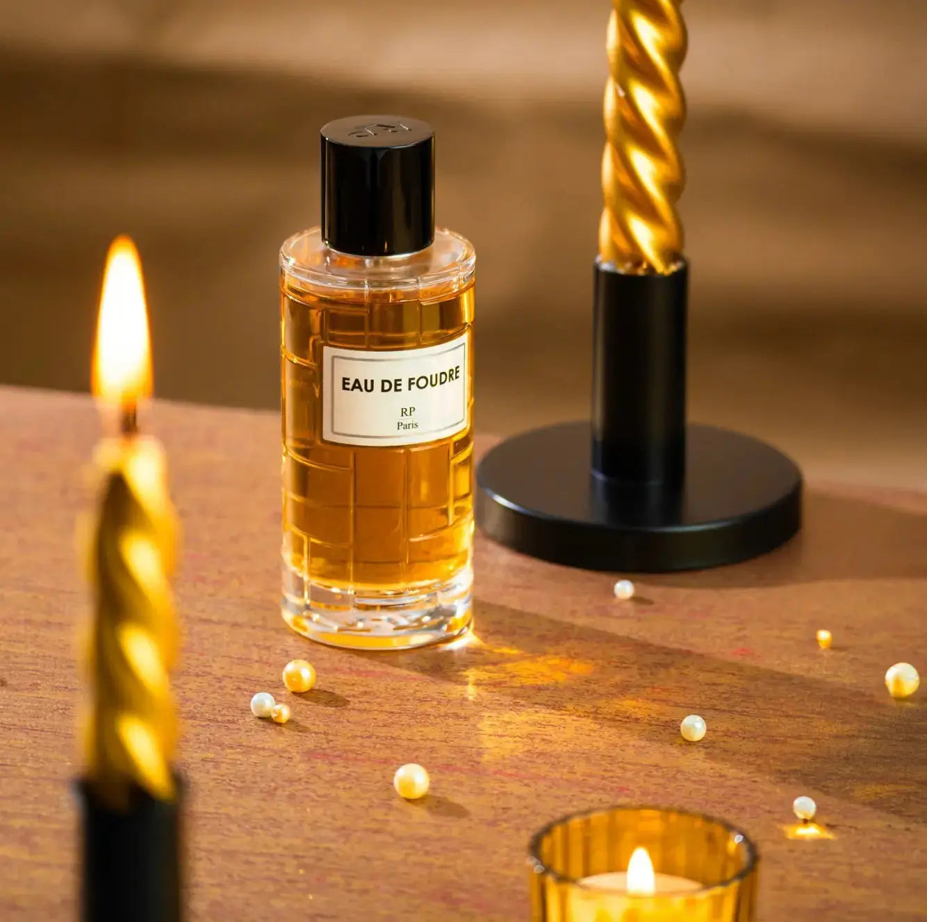 Parfum Eau de Foudre de RP Paris - Une fragrance pour homme inspirée de Bois d'Argent de Dior. Découvrez ce parfum élégant et sophistiqué au Maroc sur Sentoria.ma, votre parfumerie en ligne pour les meilleurs parfums pour hommes à Casablanca et dans tout le Maroc.