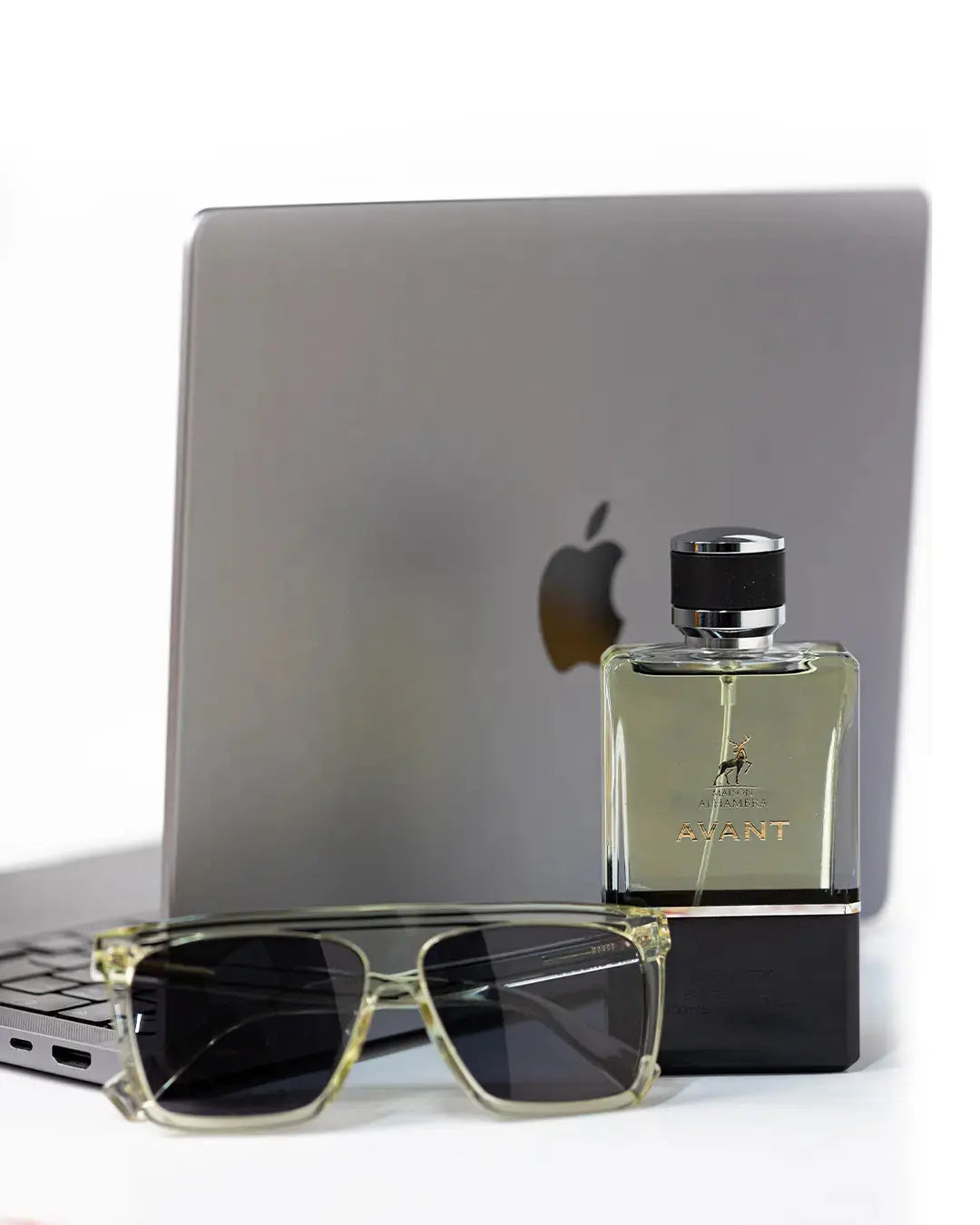 Parfum Avant de Maison Alhambra - Une fragrance pour homme inspirée de Creed Aventus. Explorez ce parfum au Maroc sur Sentoria.ma, votre parfumerie en ligne à Casablanca. Découvrez les meilleurs parfums pour hommes, disponibles au Maroc.