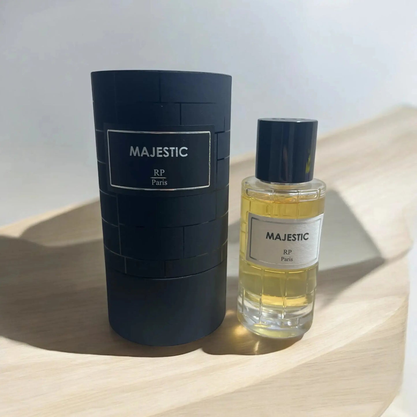 Parfum Majestic de RP Paris - Une fragrance unisexe inspirée de Kirkè de Tiziana Terenzi. Découvrez ce parfum envoûtant et élégant au Maroc sur Sentoria.ma, votre parfumerie en ligne pour des parfums unisexes à Casablanca et dans tout le Maroc.