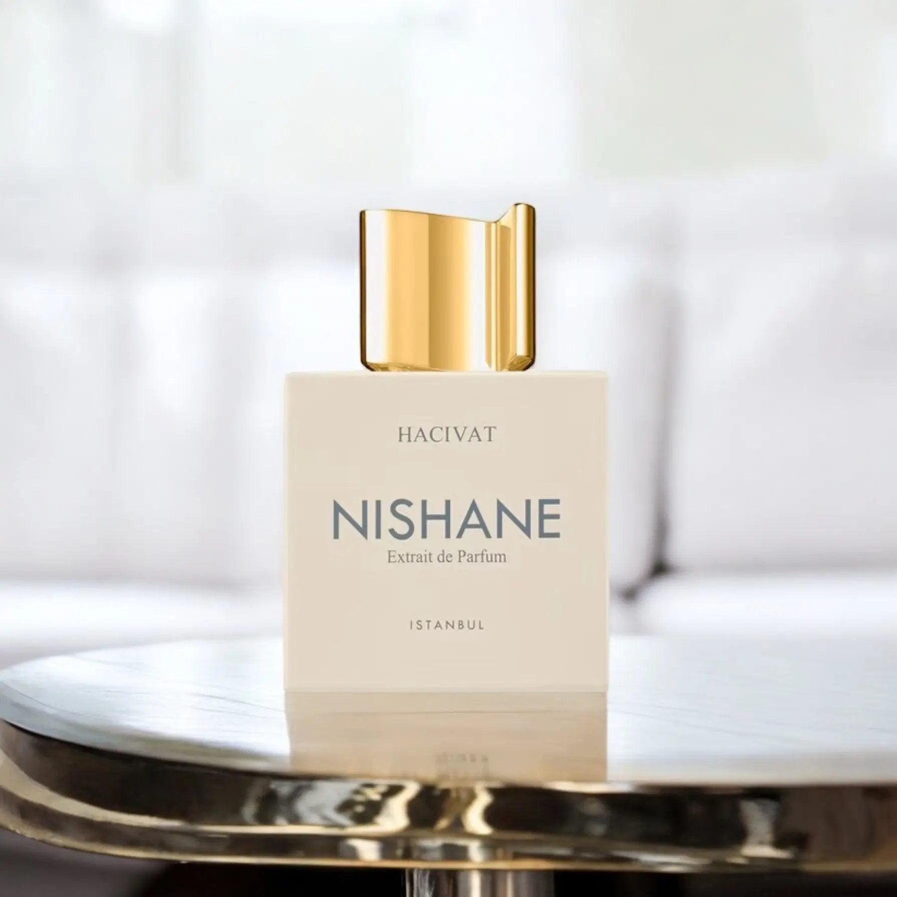 Hacivat Nishane, parfum de niche unisexe aux accords boisés et fruités.