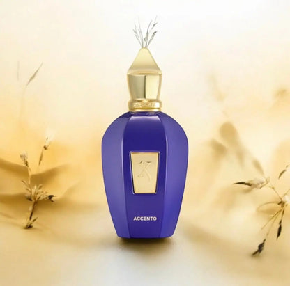 Accento Xerjoff, parfum de niche unisexe aux accords fruités et boisés.