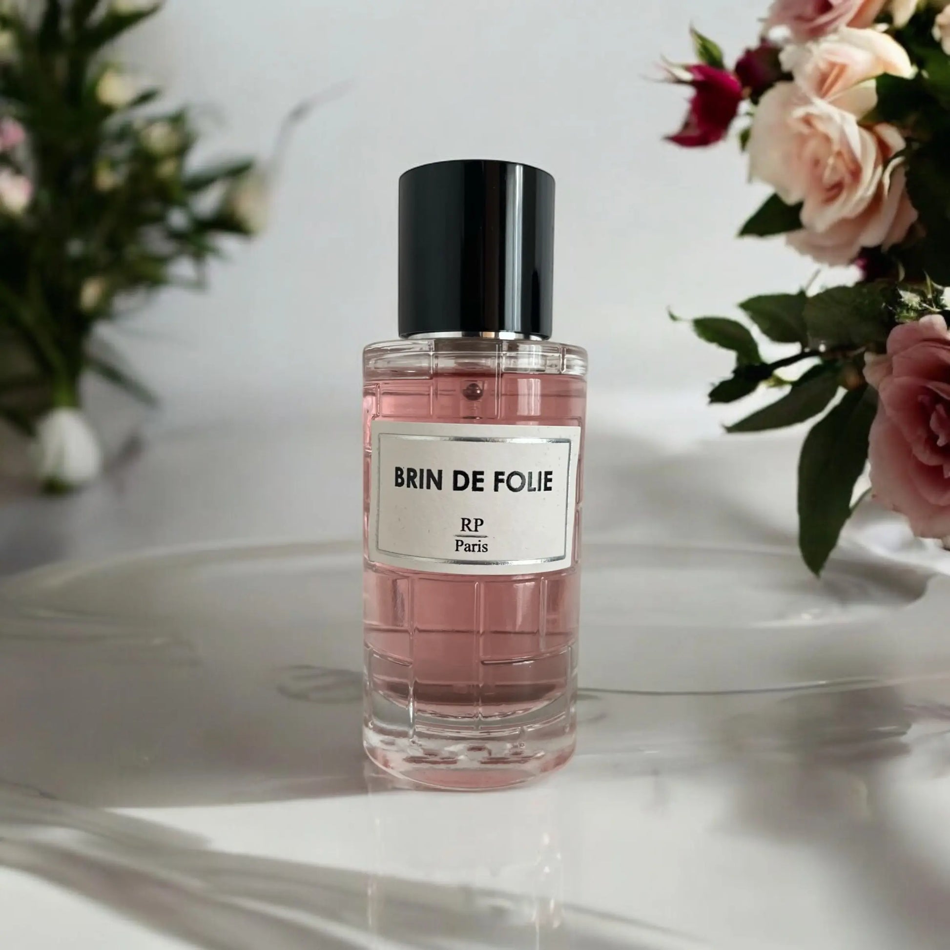 Parfum Brin de Folie de RP Paris - Une fragrance féminine inspirée de Suprême Bouquet de Yves Saint Laurent. Découvrez ce parfum élégant au Maroc sur Sentoria.ma, votre parfumerie en ligne pour les meilleurs parfums pour femmes à Casablanca et dans tout le Maroc.