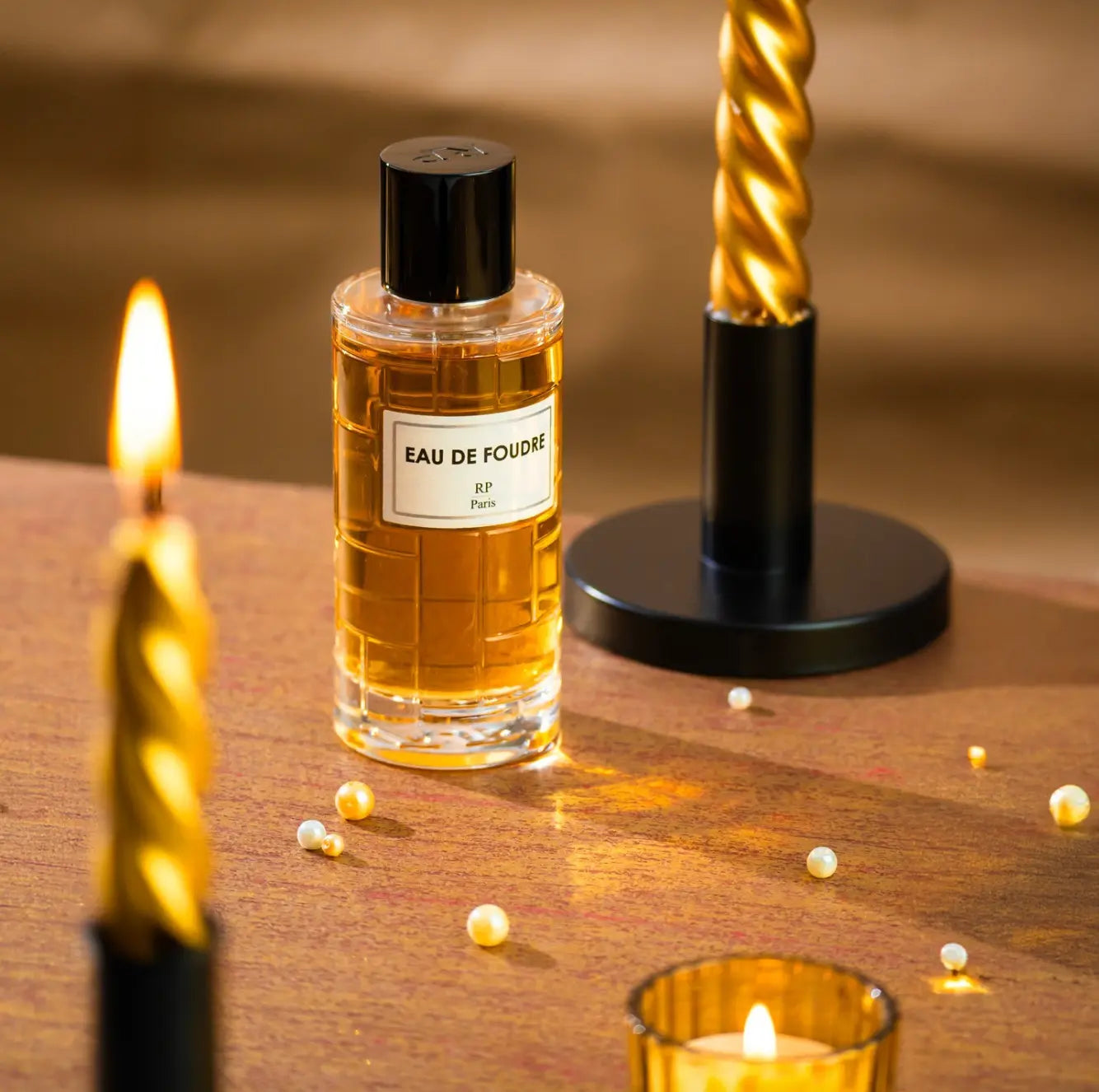 Parfum Eau de Foudre de RP Paris - Une fragrance pour homme inspirée de Bois d'Argent de Dior. Découvrez ce parfum élégant et sophistiqué au Maroc sur Sentoria.ma, votre parfumerie en ligne pour les meilleurs parfums pour hommes à Casablanca et dans tout le Maroc.